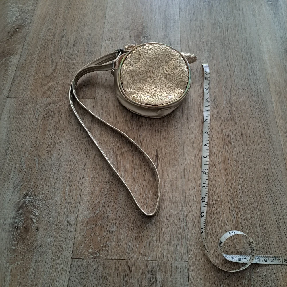 Unbranded gold sequin